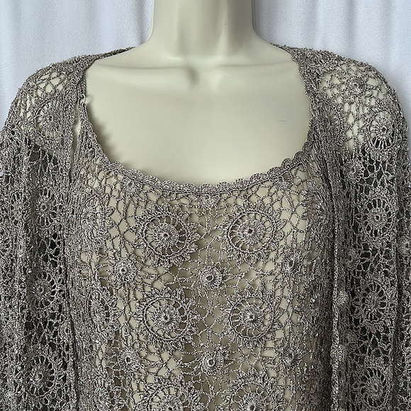 Carmen Marc Valvo Gorgeous Gold Floral Crochet Two Shirt Set **Sz Petite M**🌺🌺 - Picture 3 of 8